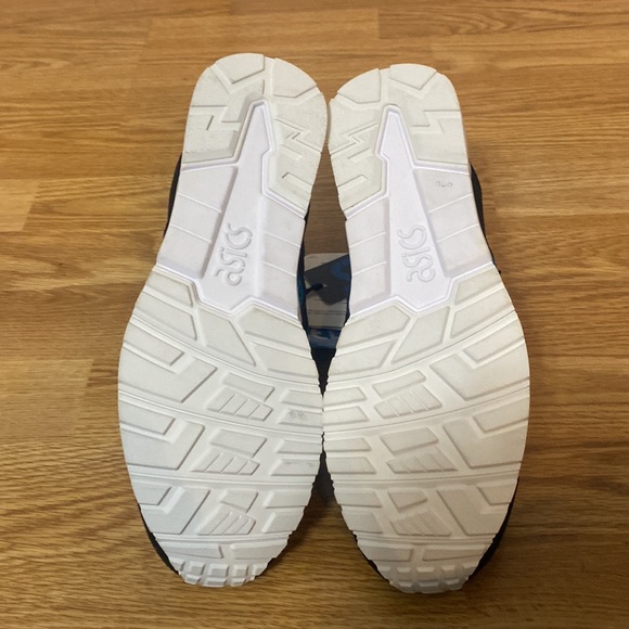 NWOB ASICS Tiger Gel-Lyte V “30 Years of Gel”
Men’s Size 12 - Picture 7 of 9